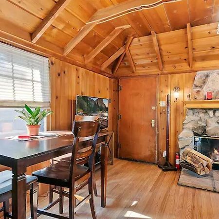 Cozy Bear Cabin With Spa Big Bear City Exterior photo