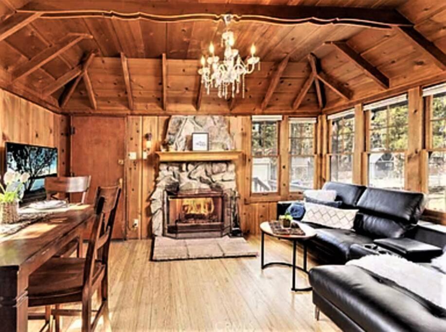 Cozy Bear Cabin With Spa Big Bear City Exterior photo
