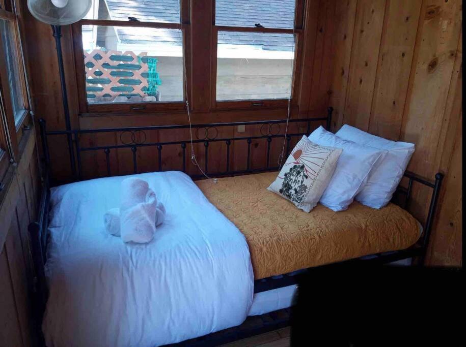 Cozy Bear Cabin With Spa Big Bear City Exterior photo