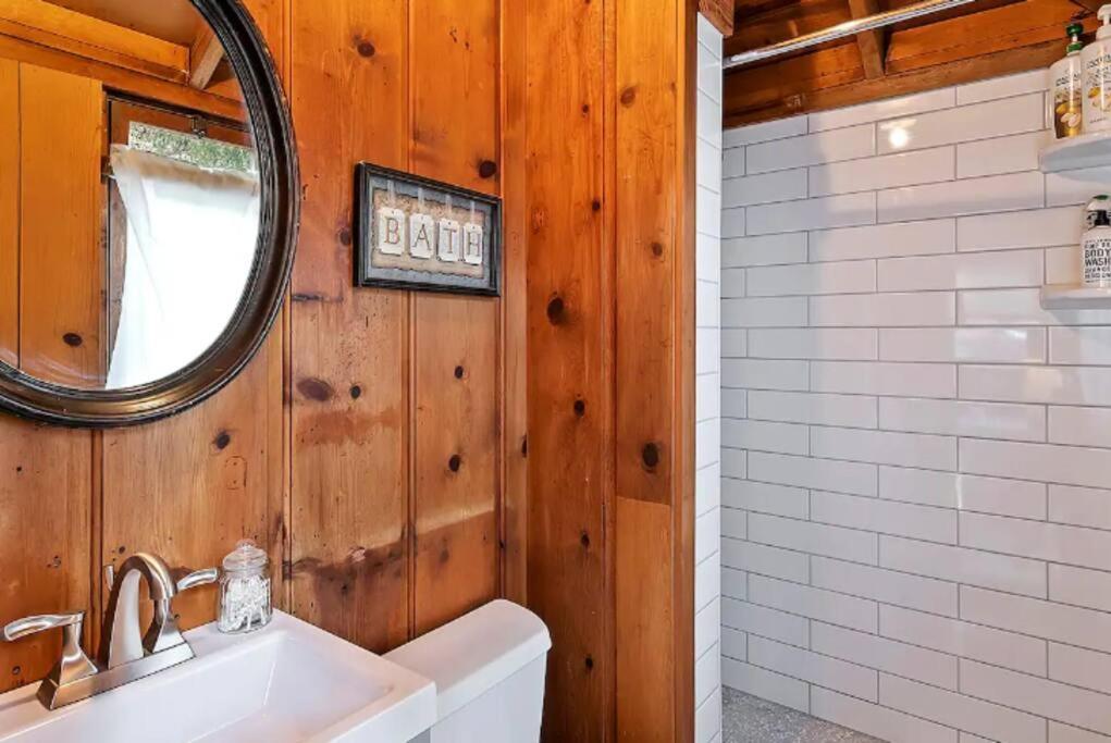 Cozy Bear Cabin With Spa Big Bear City Exterior photo