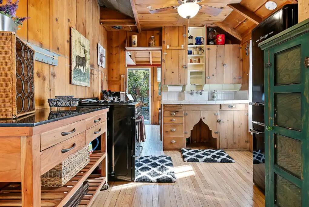Cozy Bear Cabin With Spa Big Bear City Exterior photo